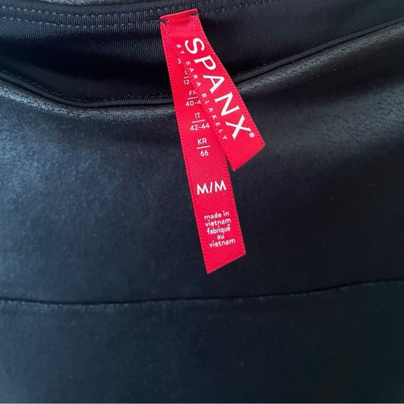 SPANX Size Medium Metallic Black Faux Leather Compression Body Shaping Leggings - Picture 6 of 8
